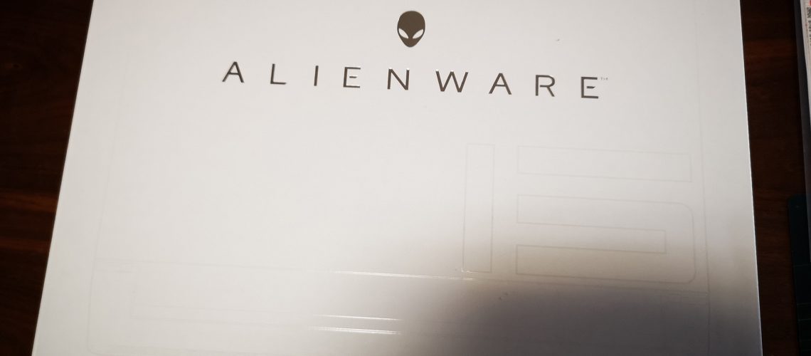 Alienware m15 外箱